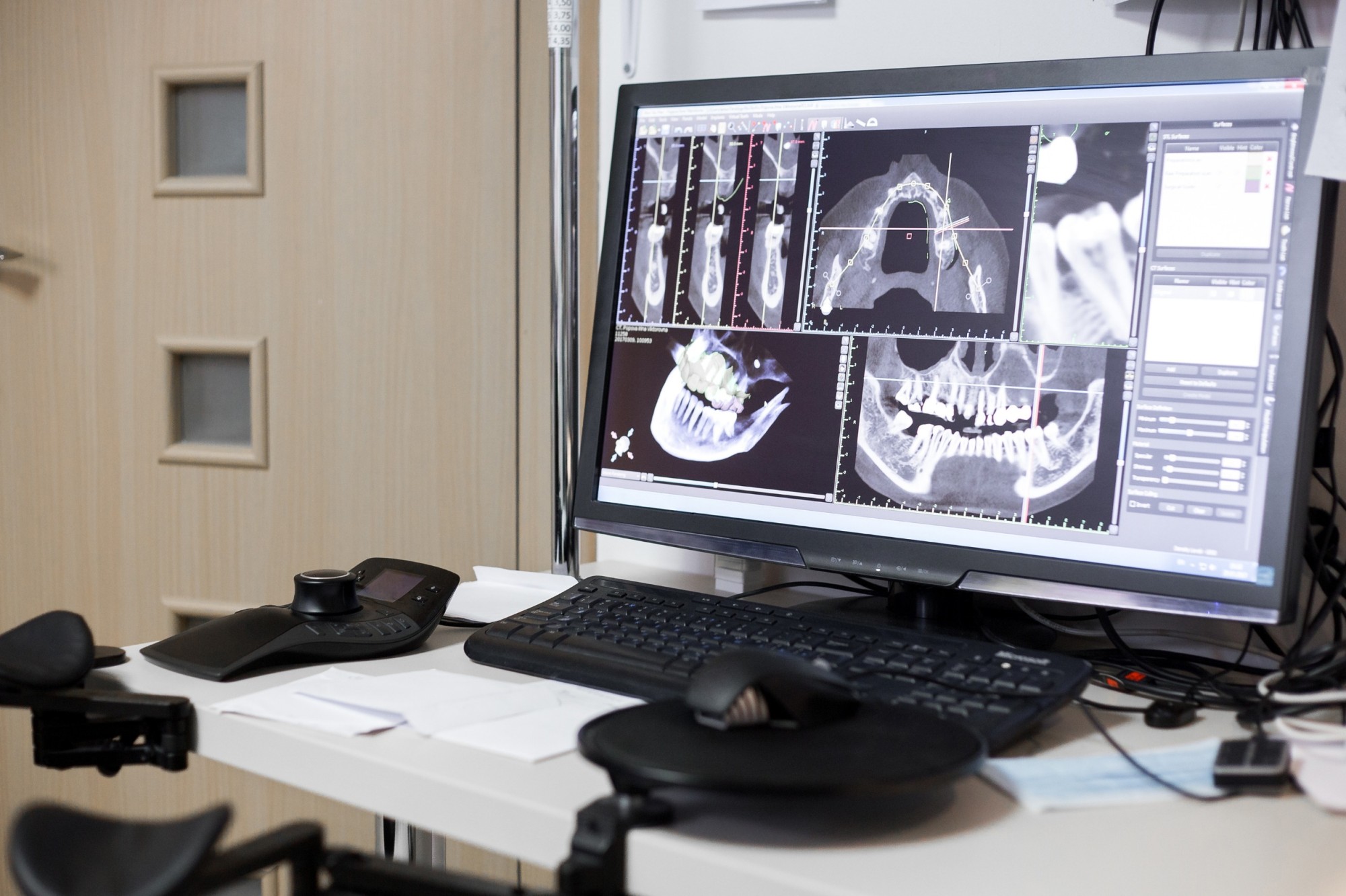 Monitor medyczny w gabinecie stomatologicznym